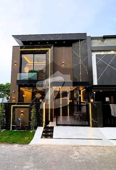 Modern Design Top Class 5 Marla House At Prime Location