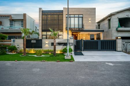 Near Tim Hortons & KFC 1 Kanal Modern Design House