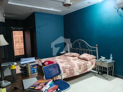 واپڈا ٹاؤن فیز 1 واپڈا ٹاؤن,لاہور میں 5 کمروں کا 10 مرلہ مکان 4.25 کروڑ میں برائے فروخت۔