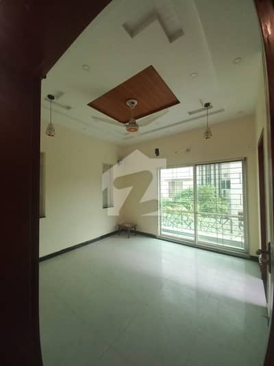 DHA RAHBAR SEC 02 LIKE NEW DOUBLE UNIT HOUSE FOR RENT MARLA 05