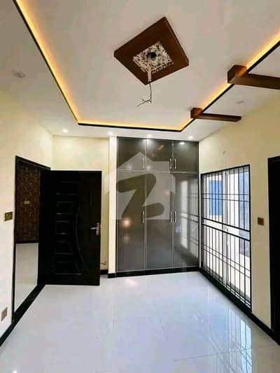 A BEAUTIFUL HOUSE DEPEND ON 5 MARLA DOUBLE STOREY IN REHMAN GARDEN PHASE 4 HOUSING SOCIETY