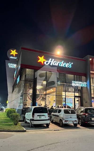 کینال روڈ فیصل آباد میں 3 مرلہ عمارت 4.45 کروڑ میں برائے فروخت۔