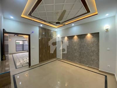 A BEAUTIFUL HOUSE DEPEND ON 5 MARLA DOUBLE STOREY IN BISMILLAH HOUSING SOCIETY