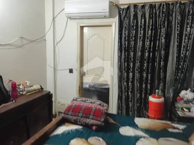 بفر زون - سیکٹر 15-A / 5 بفر زون,نارتھ کراچی,کراچی میں 3 کمروں کا 6 مرلہ فلیٹ 1.35 کروڑ میں برائے فروخت۔