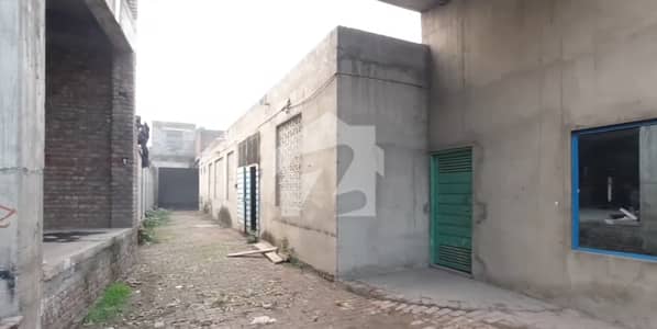 جڑانوالہ روڈ فیصل آباد میں 2 کمروں کا 30 کنال فیکٹری 14.0 کروڑ میں برائے فروخت۔