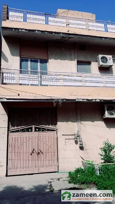 3 Beds 10 Marla House Portion For Rent In Sector 3