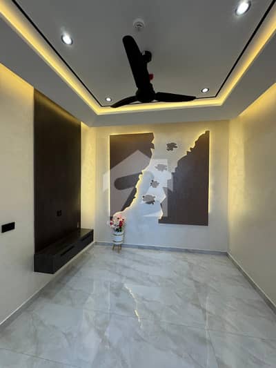 Executive 10 Marla House For Sale In Wapda City Canal Expressway Faisalabad