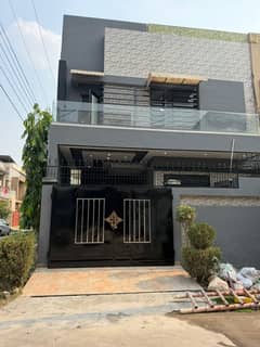Corner 5 Marla House For Sale.