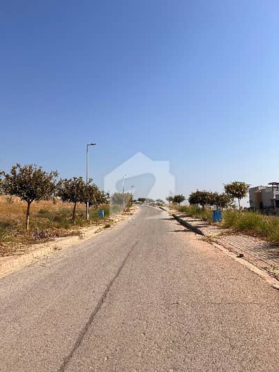 10 MARLA BOULEVARD PLOT TOP LOCATION 10 MARLA BOULEVARD PLOT TOP LOCATION