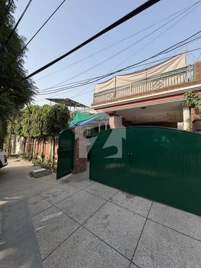 1 Kanal Semi Commercial House Available For Sale On 65ft Road Near Emporium & Canal Road 1 Kanal Semi Commercial House Available For Sale On 65ft Road Near Emporium & Canal Road