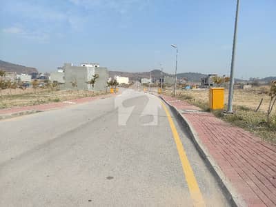 8 Marla Boulevard Plot for Sale in Sector J, Bahria Enclave Islamabad Street 7 | P. U & Boulevard Paid