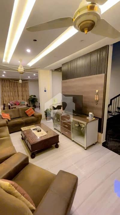 GARDEN TOWN 7 MARLA HOUSE FOR SALE AT IDEAL LOCATION.