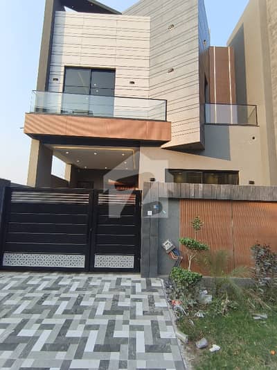 5 Triple Storey Beautiful Luxury Hose For Sale In Royal Orchard Multan