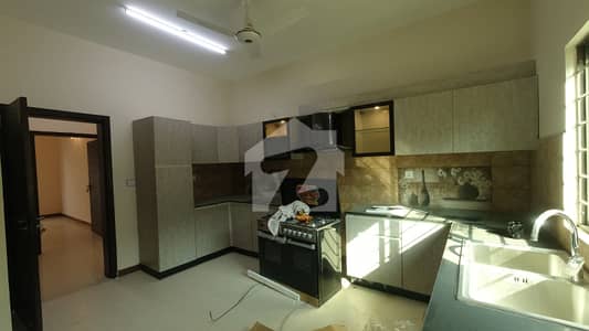 375 Square Yards House For Sale In Askari 5 - Sector J Karachi