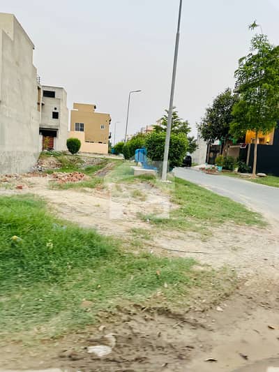 E BLOCK ON GROUND PLOT FOR SALE E BLOCK ON GROUND PLOT FOR SALE