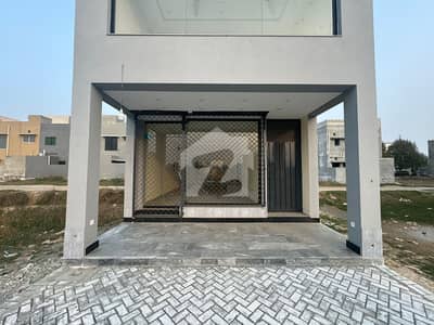 450 SQUARE FEET FIRST FLOOR SHOP FOR RENT
