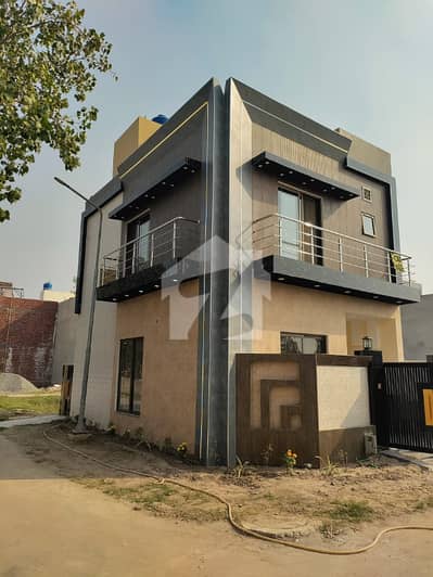 3.5 MARLA HOUSE FOR SALE CORNER