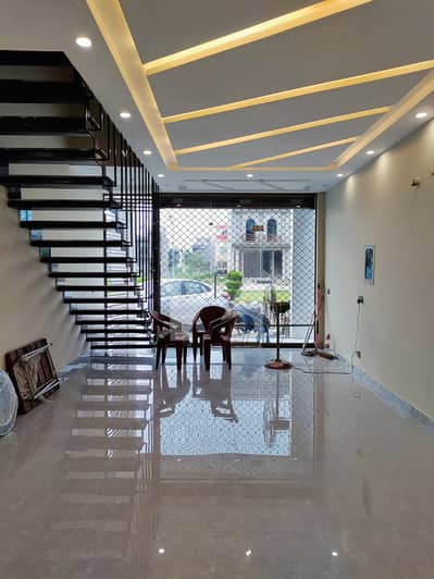 3 MARLA COMERCIAL BUILDING FOR SALE WITH RENT OUT