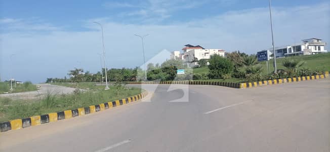 نیول اینکریج اسلام آباد میں 4 مرلہ کمرشل پلاٹ 2.95 کروڑ میں برائے فروخت۔