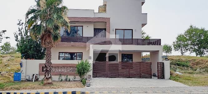 Beautiful 120 FEET MAIN BOULEVARD HOUSE