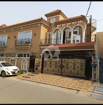 10 Marla Slightly Used Very Good Condition House Available For Sale.