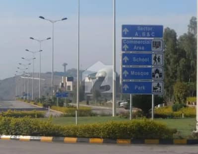 1 Kanal Plot Very Beautiful Location Near To Giga Mall