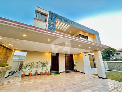 1 Kanal Park Face Modern House With 6 Bedrooms For Sale DHA 2