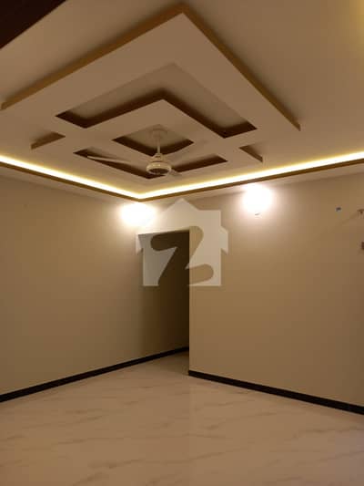Upper Portion Of 240 Square Yards In Gulshan-e-Iqbal - Block 5 Is Available