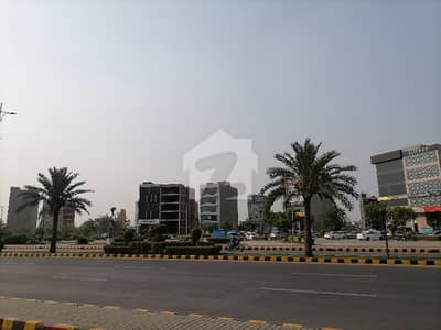 ڈی ایچ اے فیز 8 - بلاک ایکس فیز 8,ڈیفنس (ڈی ایچ اے),لاہور میں 1 کنال رہائشی پلاٹ 4.1 کروڑ میں برائے فروخت۔