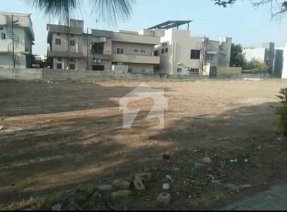 Investor Rate Kanal Plot For Sale Boulevard Location Near Pso Pump / Arena