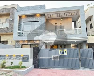 بحریہ ٹاؤن فیز 6 بحریہ ٹاؤن راولپنڈی,راولپنڈی میں 5 کمروں کا 10 مرلہ مکان 3.95 کروڑ میں برائے فروخت۔