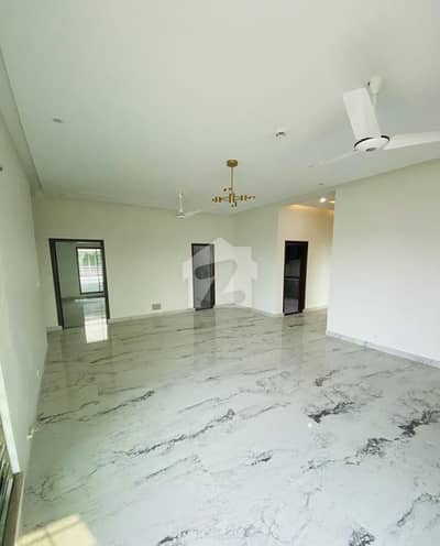 10 Marla 3 Bedroom Apartment For Sale