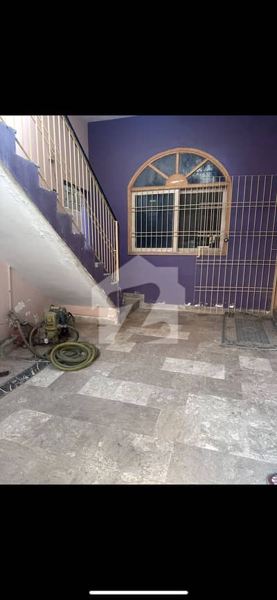 KDA Bifurcation Single Storey House Situated In Gulshan E Iqbal Block 5 Near By Imambargah Best For Ahl E Tashee.   3 Bed Lounge House