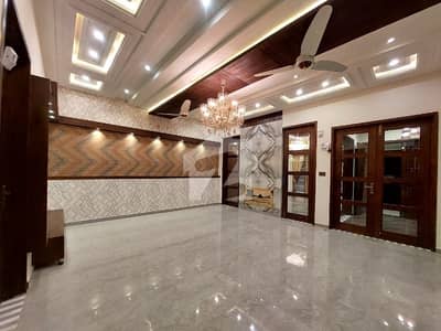 A Beautiful And Lavish Brand New Upper Portion Ground Lock
