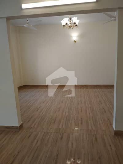 ڈی ایچ اے فیز 1 ڈی ایچ اے ڈیفینس,کراچی میں 3 کمروں کا 8 مرلہ فلیٹ 1.1 لاکھ میں کرایہ پر دستیاب ہے۔