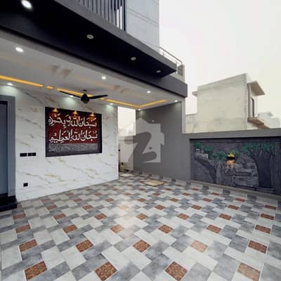 بحریہ نشیمن لاہور میں 5 کمروں کا 8 مرلہ مکان 95.0 ہزار میں کرایہ پر دستیاب ہے۔