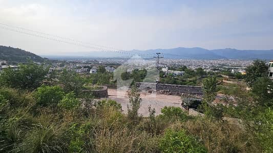بنی گالہ اسلام آباد میں 6 کنال رہائشی پلاٹ 12.0 کروڑ میں برائے فروخت۔