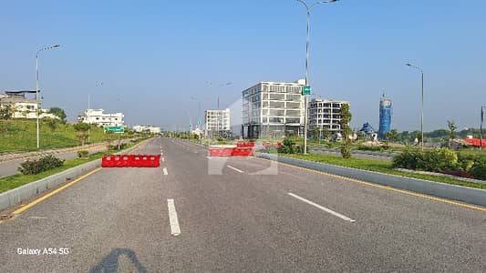 600 Sq Yards 1 Kanal Double Storey House For Sale At Main Boulevard.