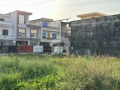 8 Marla Plot Available for Sale in I-14