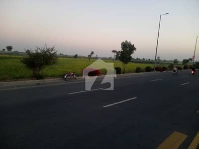 کینال ایکسپریس فیصل آباد میں 6 کنال کمرشل پلاٹ 9.25 کروڑ میں برائے فروخت۔