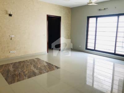 1000 YARD FIRST FLOOR PORTION FOR RENT DHA PHASE 6