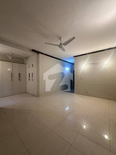 ایف ۔ 10 اسلام آباد میں 7 کمروں کا 1 کنال مکان 20.0 کروڑ میں برائے فروخت۔