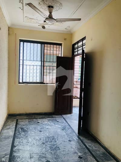 2 Marla Portion For Rent