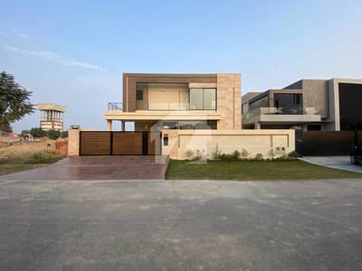 Elegant 1 Kanal House With Premium Features For Rent In DHA Elegant 1 Kanal House With Premium Features For Rent In DHA