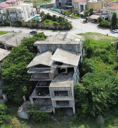 THE ONLY GOLF VIEW STRUCTURE AVAILABLE FOR SALE IN   GARDEN CITY