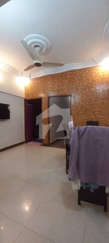 PRIME LOCATION FLAT IN VIP BLOCK 7 OF GULSHAN-E-IQBAL