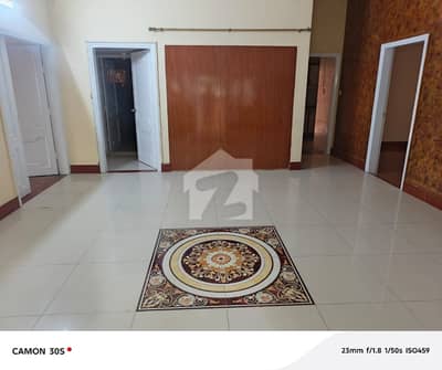 A Centrally Located House Is Available For Sale In FBA 400yrd Bengl0w Bargain available.