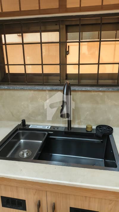 10 Marla Used House For Sale Near To Main College Road Hot Location Best Approach