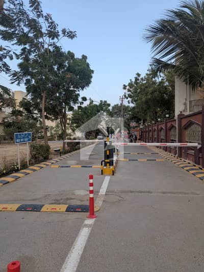 CORNER 240 SQUARE YARDS RESIDENTIAL PLOT AVAILABLE FOR SALE ON 40 FEET WIDE ROAD