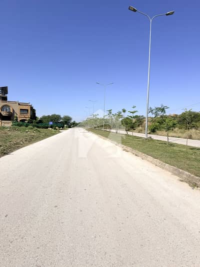 ڈی ۔ 12/2 ڈی ۔ 12,اسلام آباد میں 1 کنال رہائشی پلاٹ 9.5 کروڑ میں برائے فروخت۔